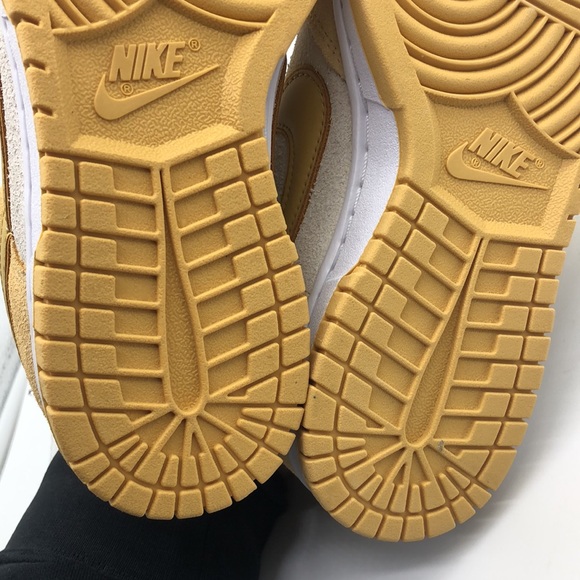 Women’s Nike Dunk Low LX Yellow/White DV7411-200 USED Size 6 - Picture 11 of 13